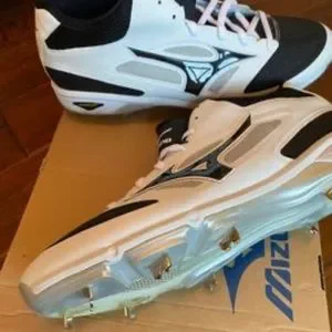 New Mizuno Men\'s Dominant Mid Baseball Shoe cleat size 11.5 Amazon.com | Mizuno Men main image 4